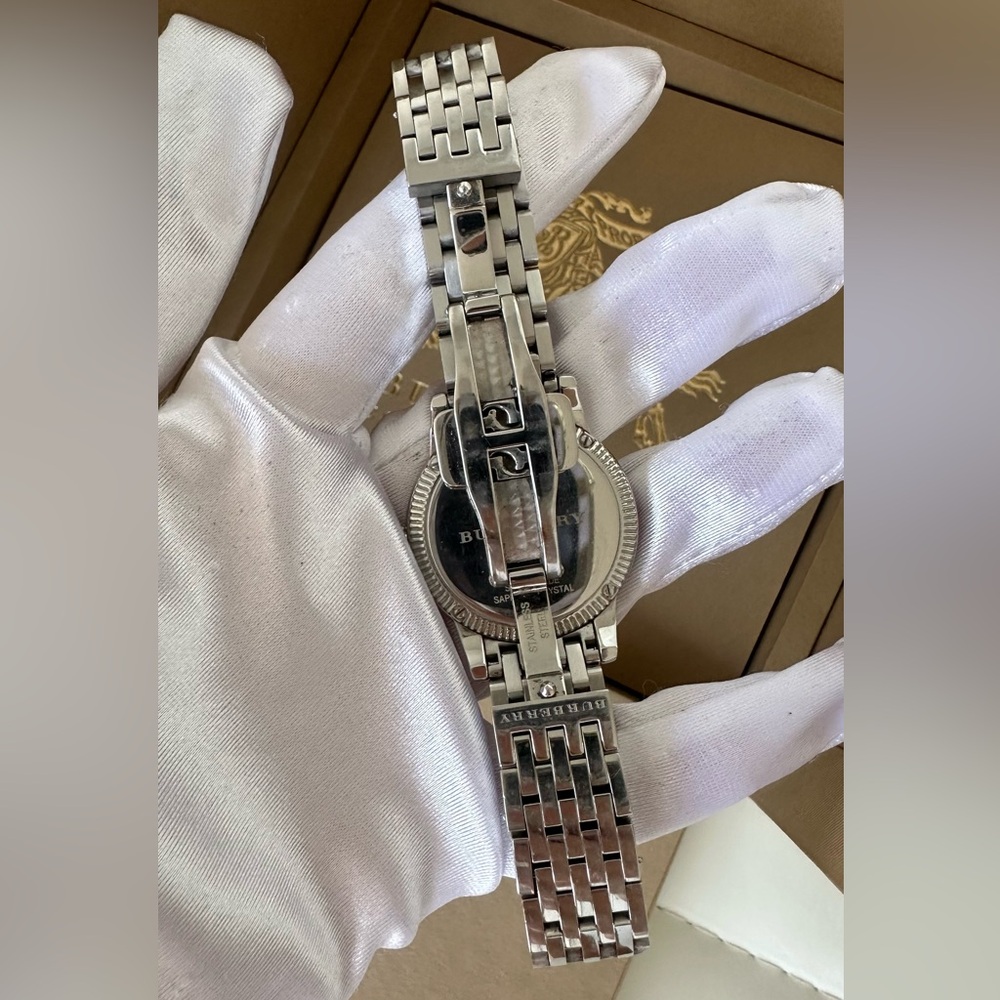 Authentic Burberry White Stainless Steel The Utilitarian BU7856 Ladies watch - Picture 3 of 5